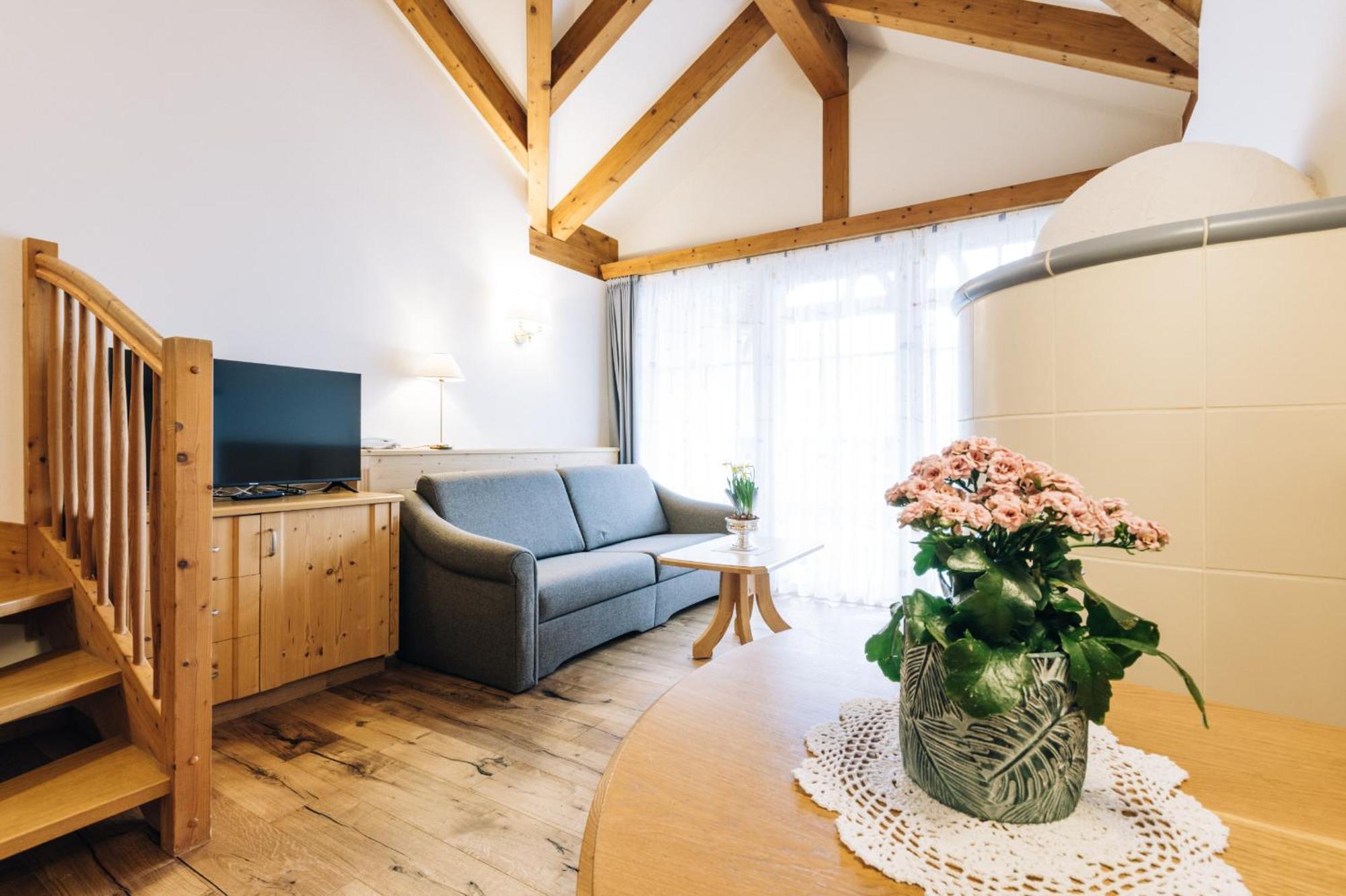 Hotel Tenz 2025 Montagna Luaran gambar