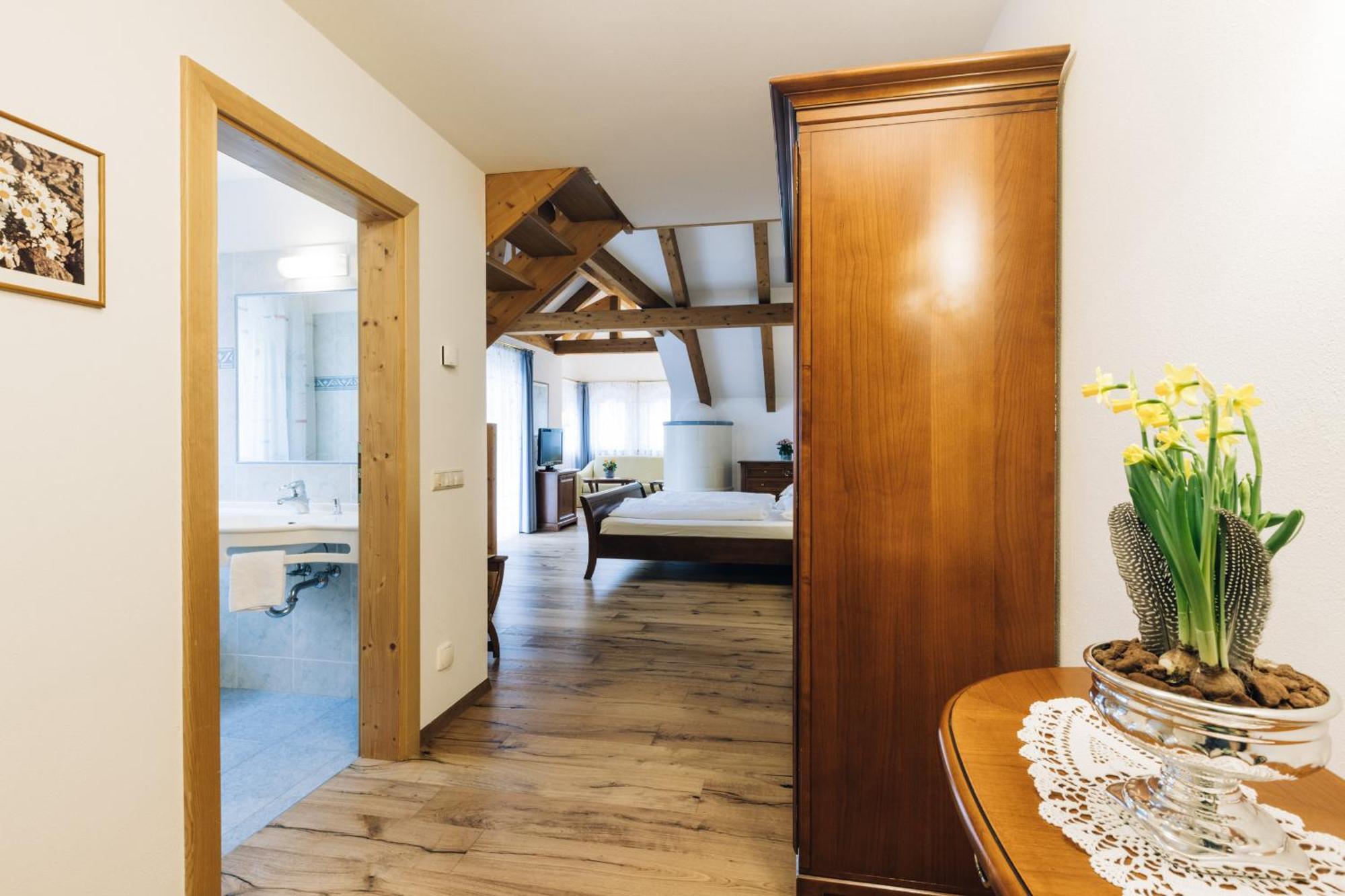 Hotel Tenz 2025 Montagna Luaran gambar