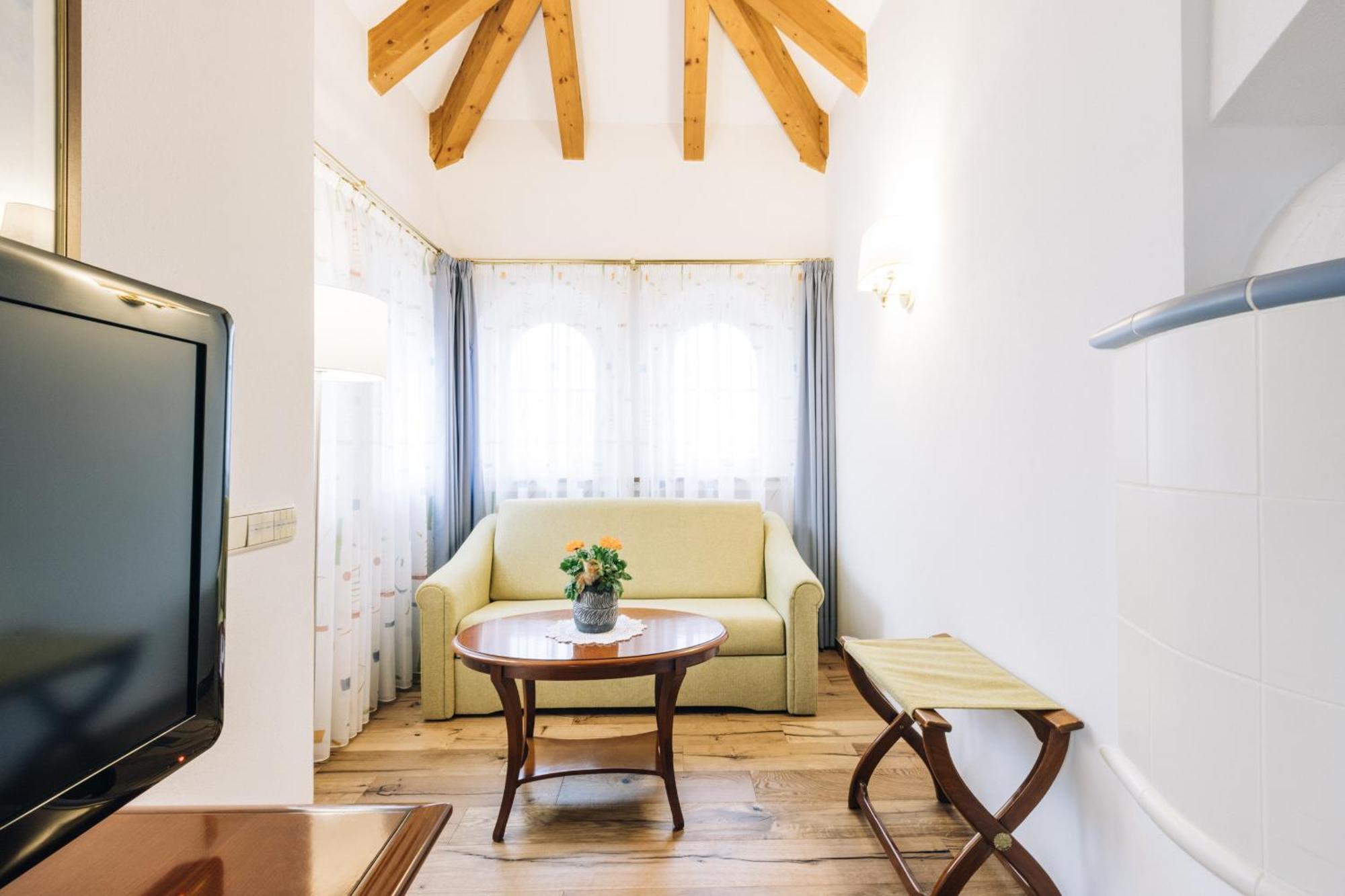 Hotel Tenz 2025 Montagna Luaran gambar