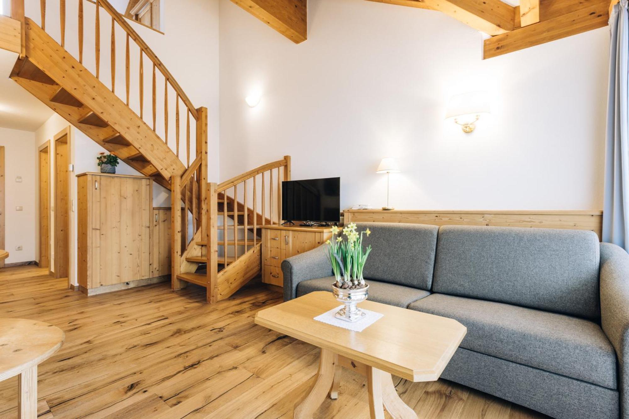 Hotel Tenz 2025 Montagna Luaran gambar